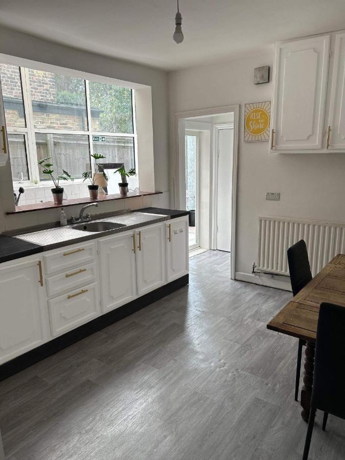 Balham, South London Spacious Guest House F2, 6 Rooms Available Extérieur photo